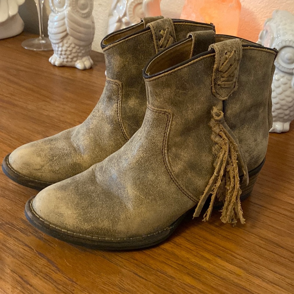 Beautiful leather booties